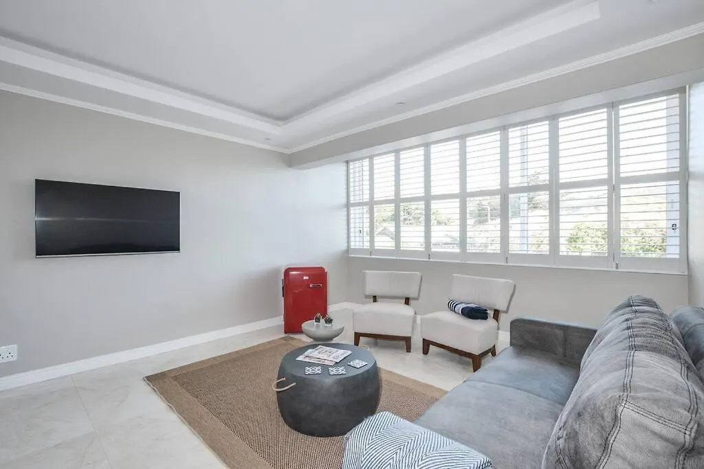 Beautiful Studio Apartment In Mouille Point Cape Town 0*,  South Africa